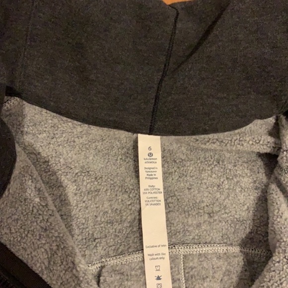 VEUC Lululemon Hug it Out Full Zip Up Dark Grey Sweatshirt / Jacket - size 6 - Picture 4 of 17